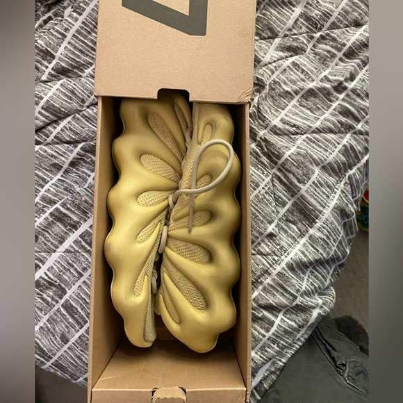 Used yezzys - Picture 5 of 5